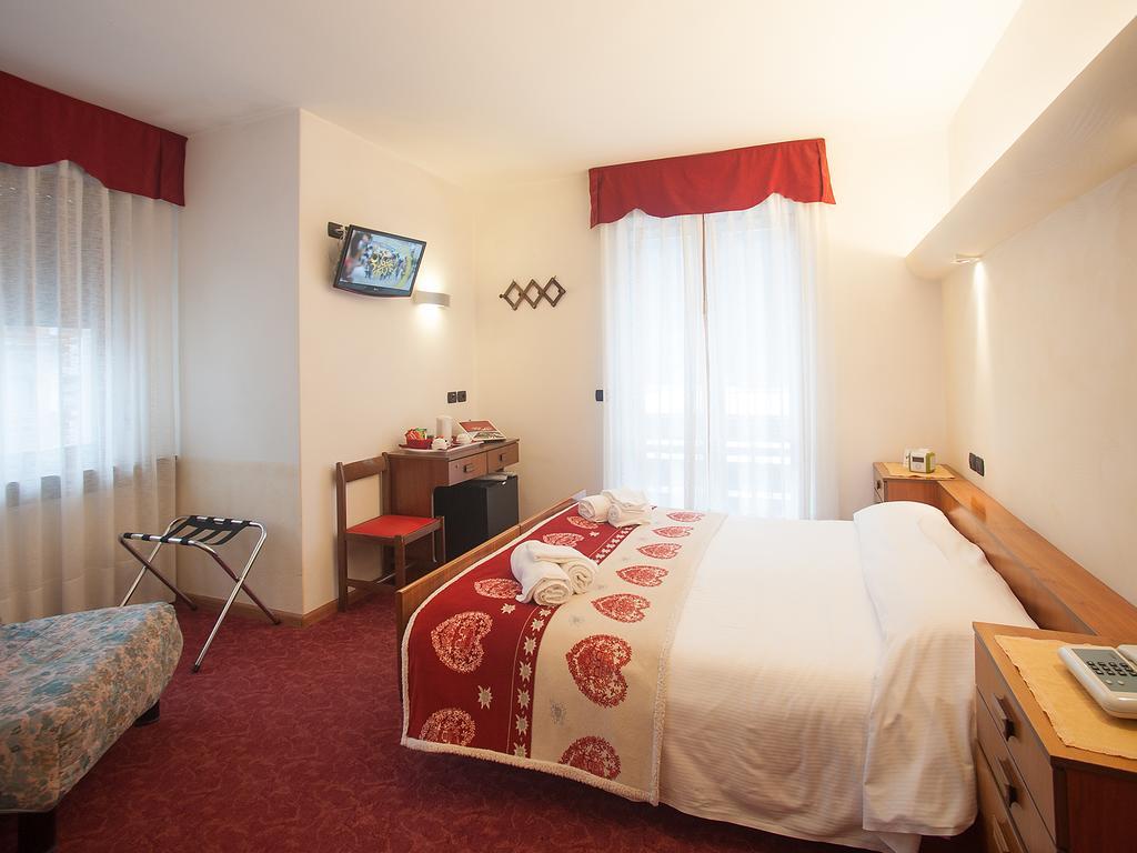 Hotel Stella Alpina ファルカーデ エクステリア 写真